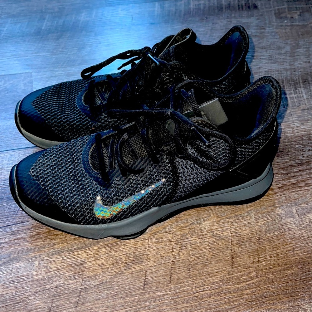 Nike Men's Lebron basketball shoes
